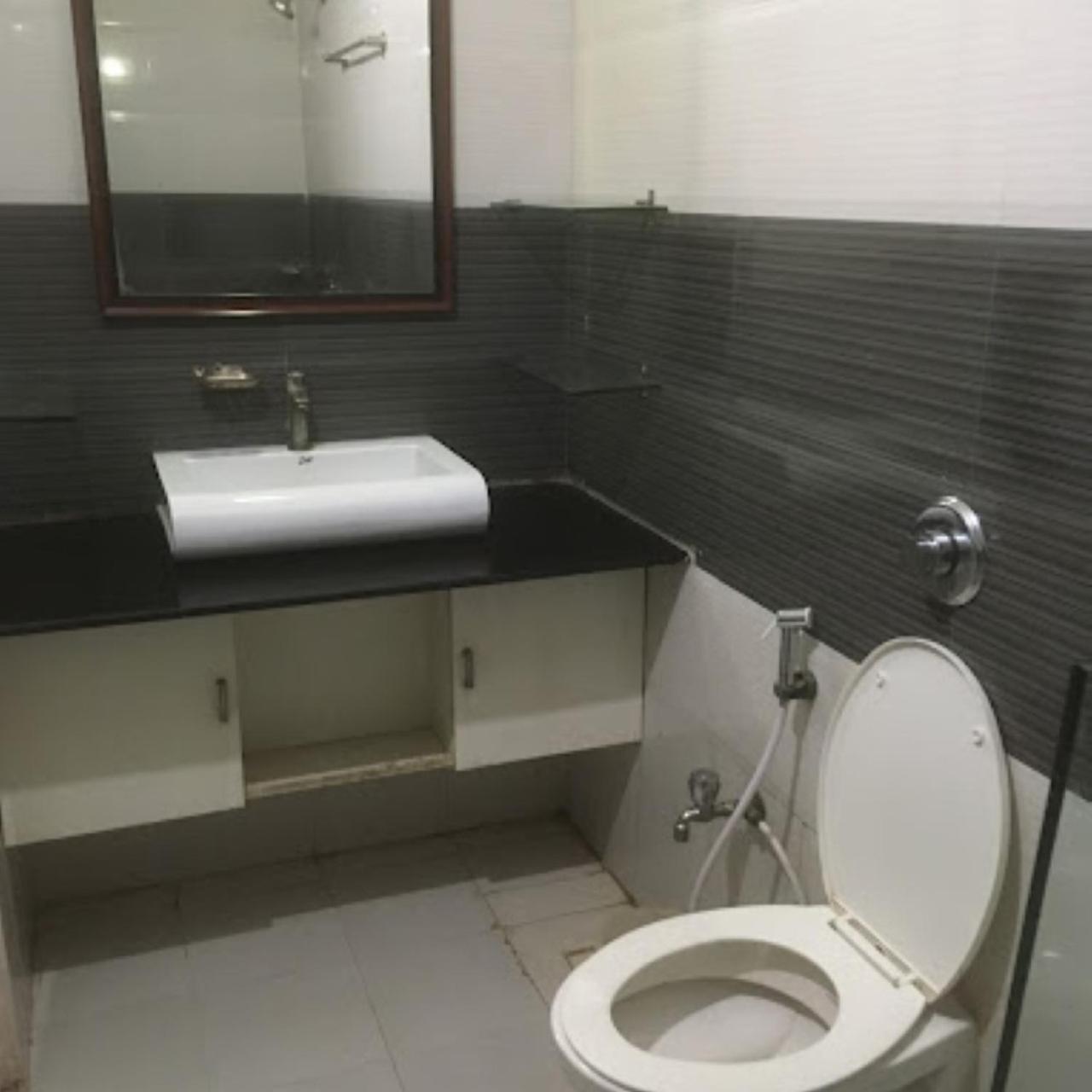 Divya Jyot Residency Bhuj Hotel Exterior photo